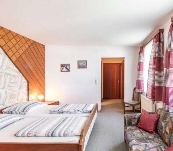 Austria Traveller Hotel Lenzing Esterno foto